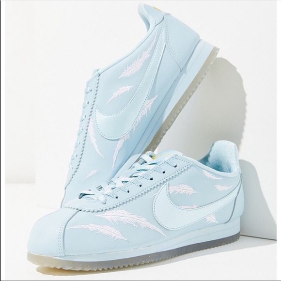 nike cortez feather